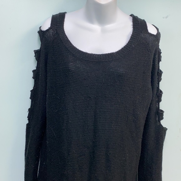 Black Long Sweater with shoulder/arm slits - Picture 2 of 6